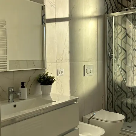 Framira House - Elegant Tra Centro E Fiera Pensjonat Bolonia