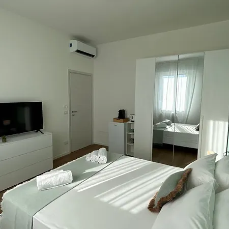 Pensjonat Framira House - Elegant Tra Centro E Fiera Bolonia