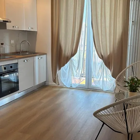 Framira House - Elegant Tra Centro E Fiera Pensjonat