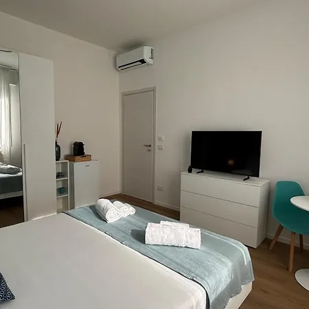 Pensjonat Framira House - Elegant Tra Centro E Fiera