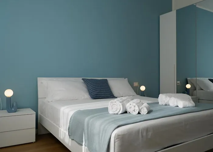 Framira House - Elegant Tra Centro E Fiera 招待所 *